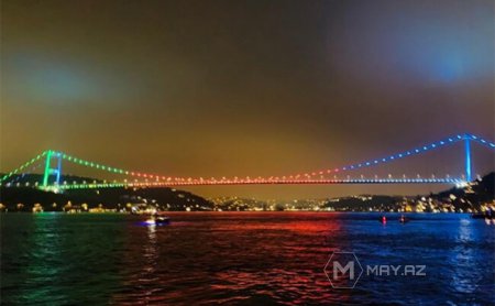 İstanbulun məşhur körpüsü dünən - Fotolar