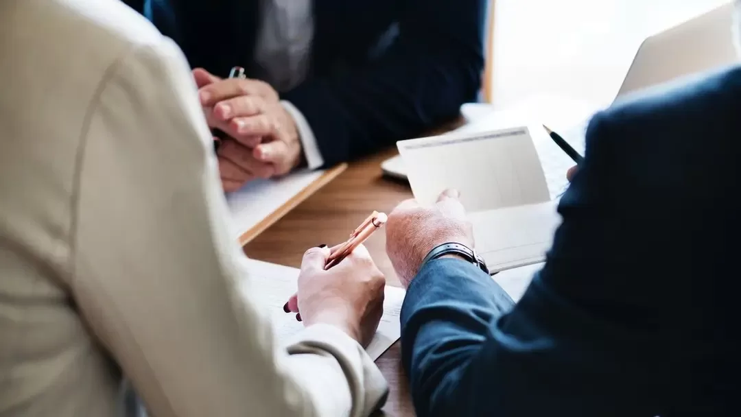UBS məzun və təcrübəçilərdən süni intellekt bacarığı tələb edəcək