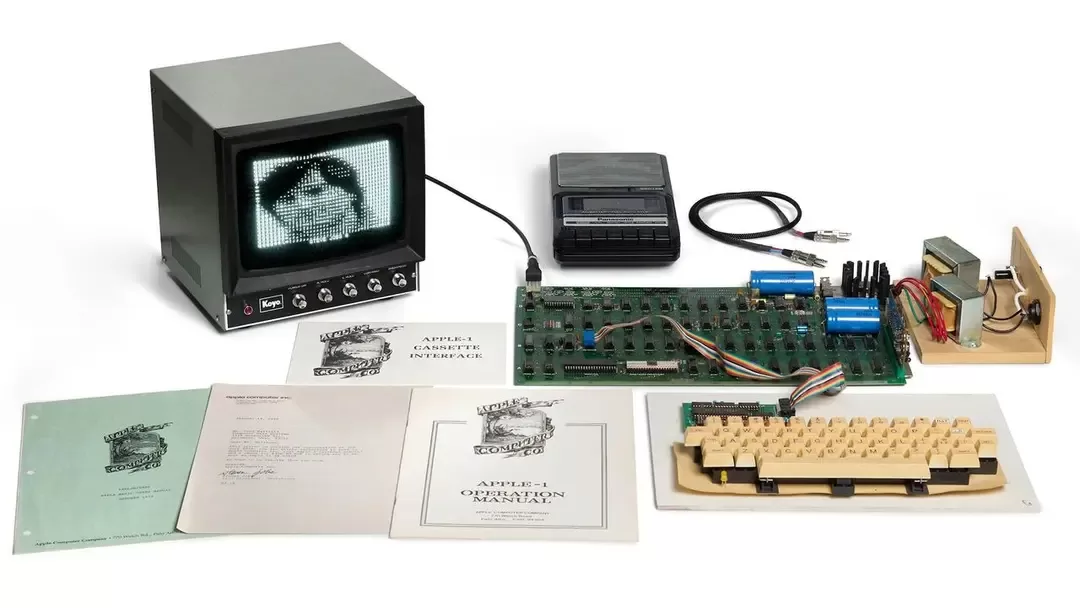 Bonhams Apple I kompüterini 500-800 min dollar qiymətlə hərraca çıxarır